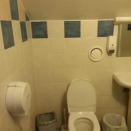 Hostal Maidla Hostel *